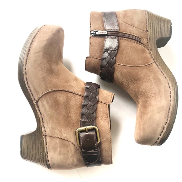 Dansko Shoes - NWOT Dansko Michelle Milled Amber Ankle Booties